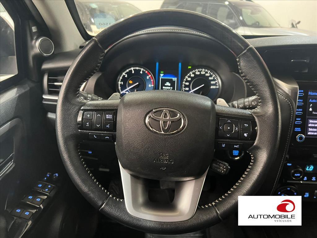 TOYOTA HILUX SW4 - 10