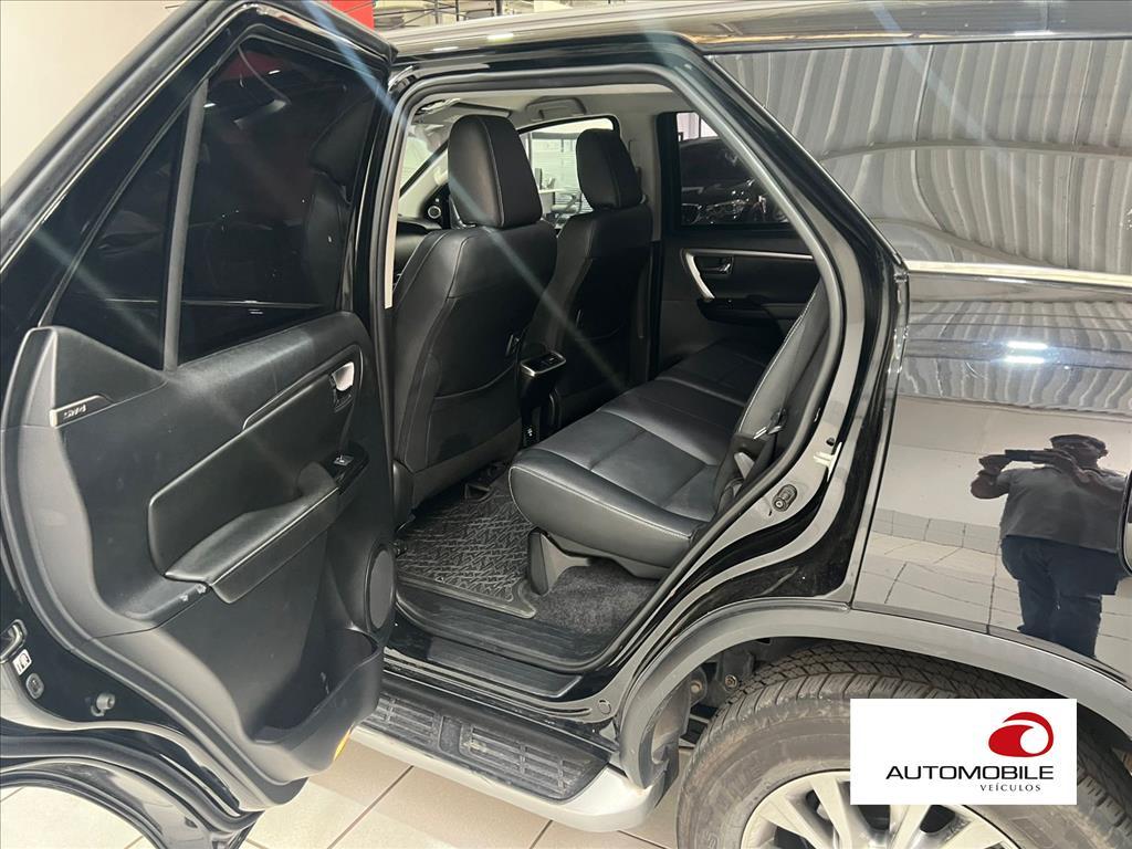 TOYOTA HILUX SW4 - 9