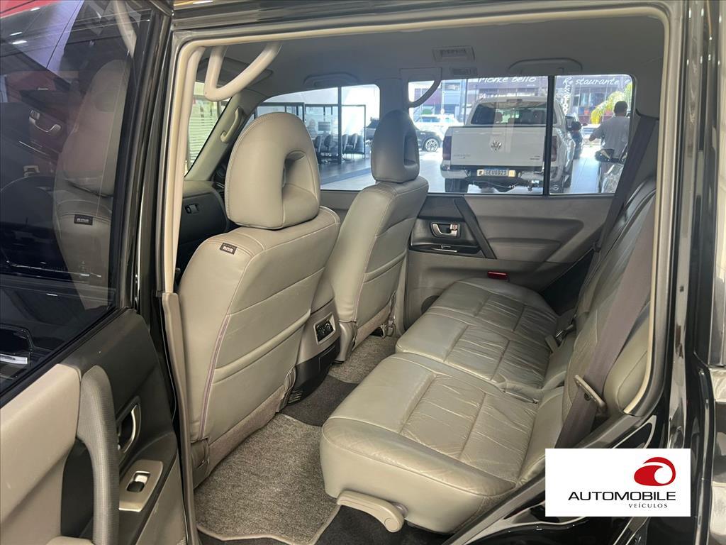 MITSUBISHI PAJERO FULL - 17